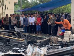 Kebakaran di Tanabatue Tewaskan Lansia, Bupati Bone Bersama BAZNAS Bantu Korban