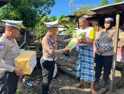 Jumat Berkah, Satlantas Polres Bone Berbagi dengan Warga Kurang Mampu
