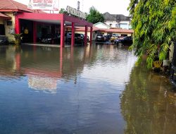 Diguyur Hujan Deras, Sejumlah Titik di Bone Terendam Banjir Termasuk Mapolres