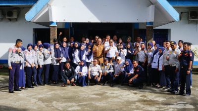 Wabup Bone Tekankan Disiplin saat Pimpin Apel di Dishub