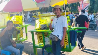 Ribuan Massa Berdemo, Ratusan Gelas Es Dawet Ludes