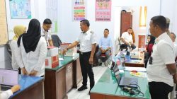 Pegawai Kaget, Bupati Bone Lakukan Sidak Tiba-Tiba di Kantor Dinas