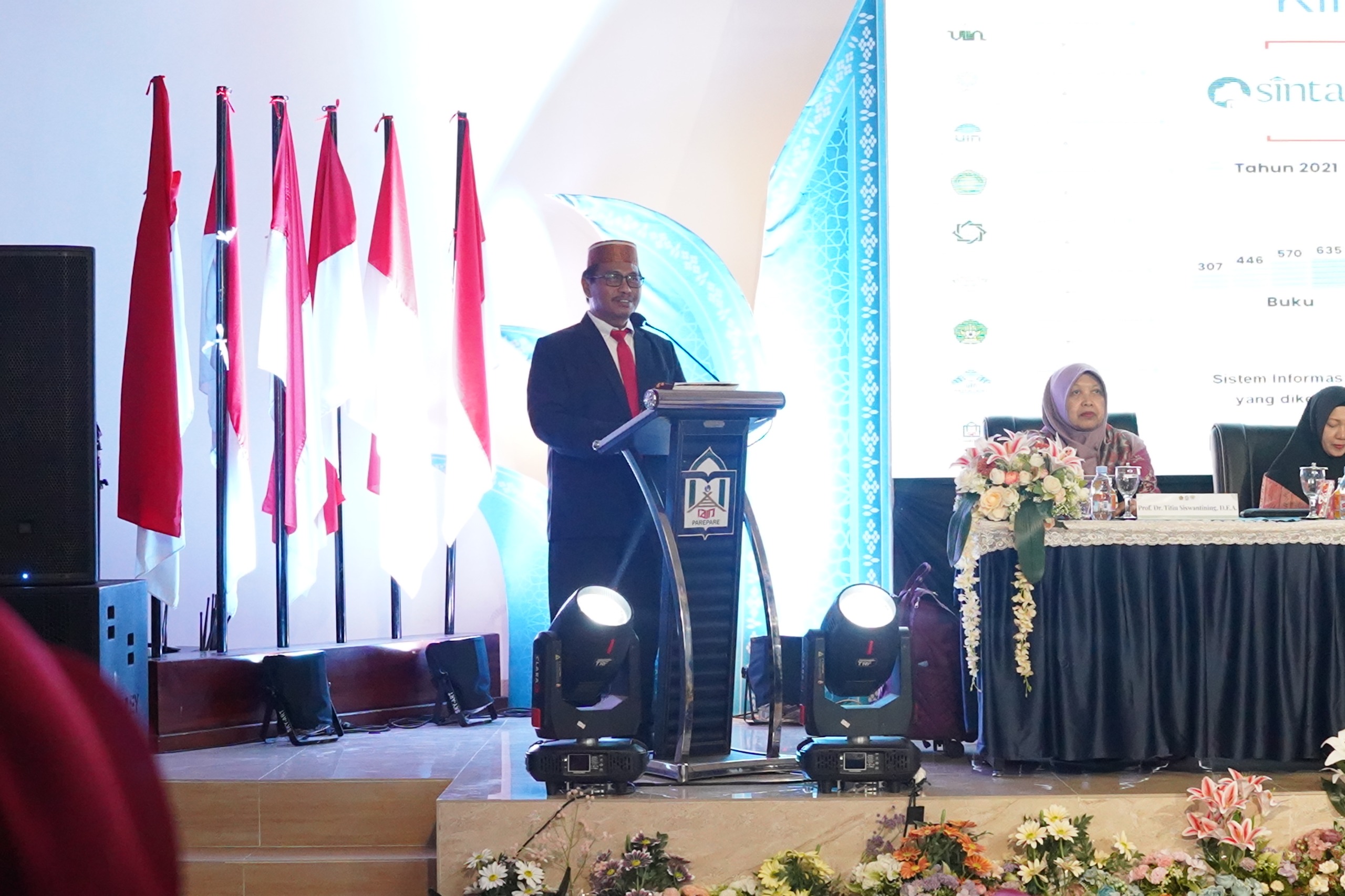 Prof. Dr. Hannani, M. Ag., Rektor IAIN Parepare